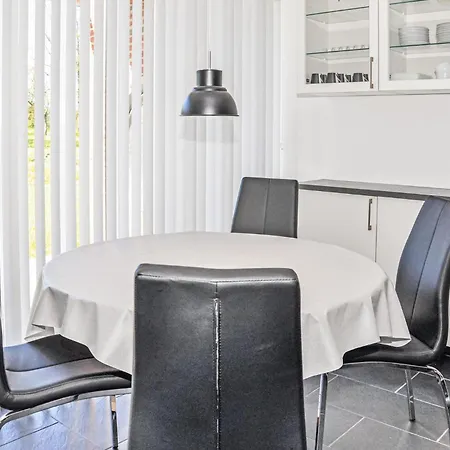3 Bedroom Beautiful In Grasten * Dalsgård
