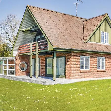3 Bedroom Beautiful In Grasten